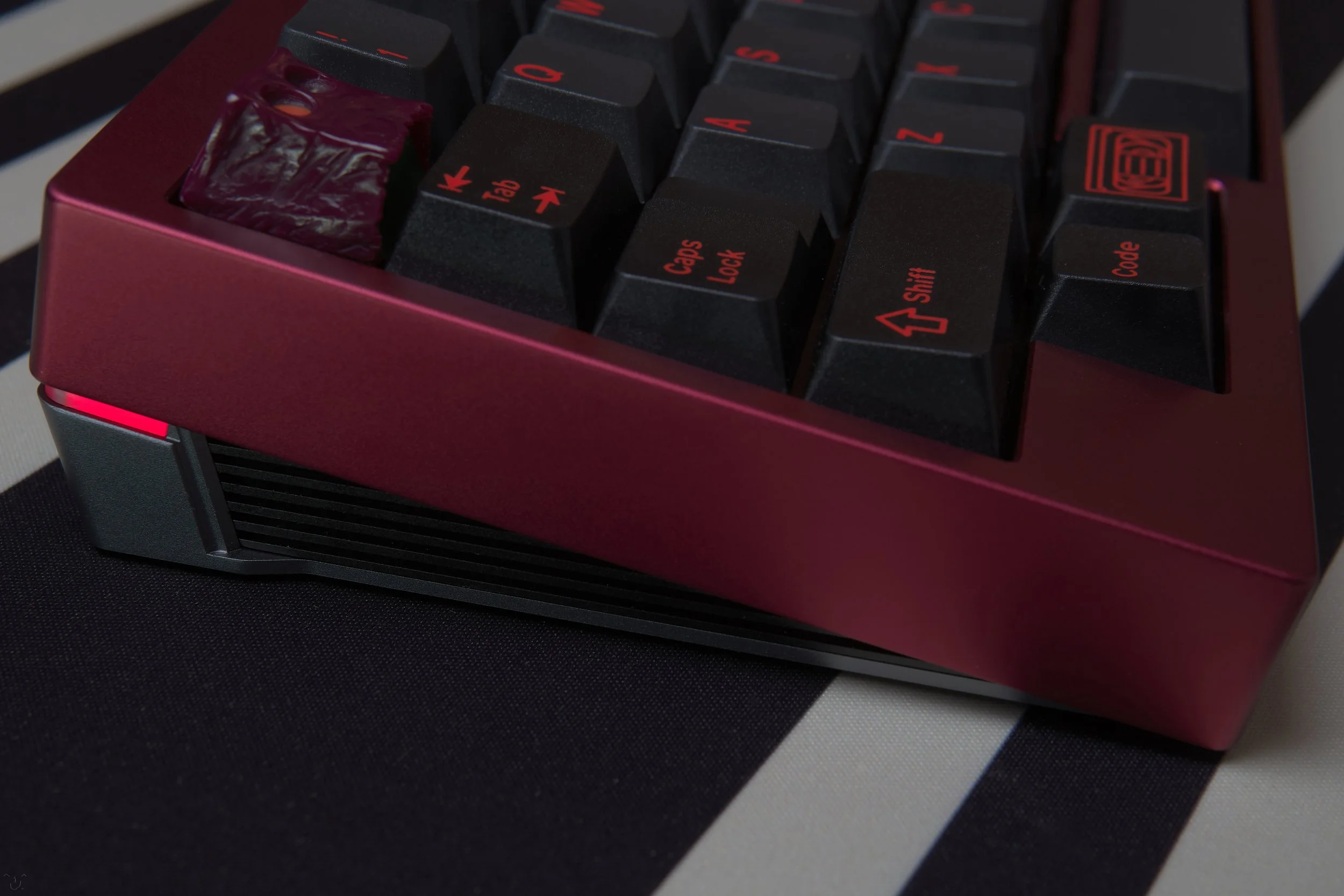 Neson Design 700E — Lightning Keyboards